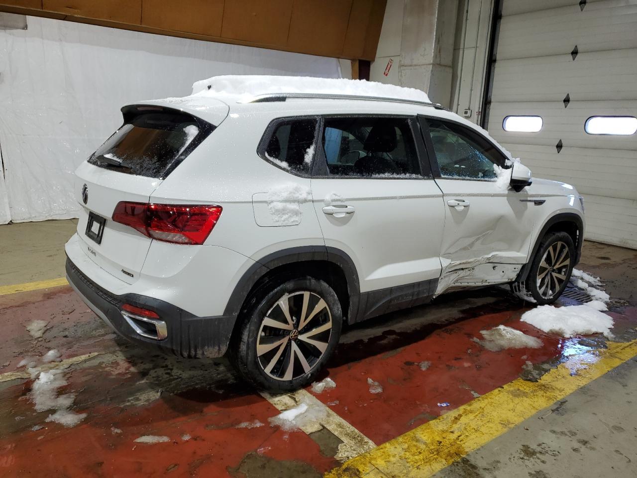 2022 Volkswagen Taos Se - Фото 3
