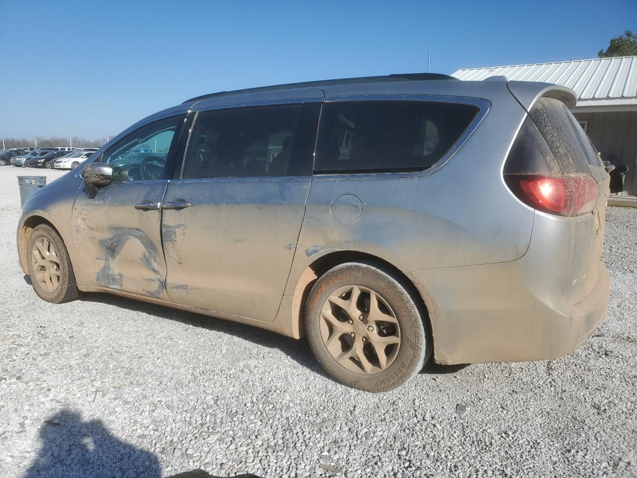 2017 Chrysler Pacifica Touring L - Фото 2