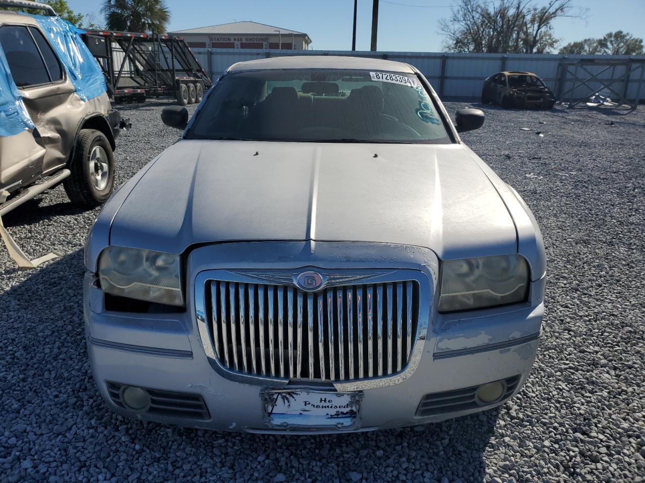 2005 Chrysler 300 - Image 5