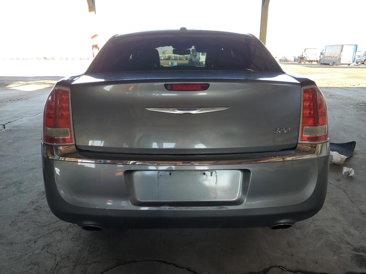 2012 Chrysler 300 Limited - Image 6