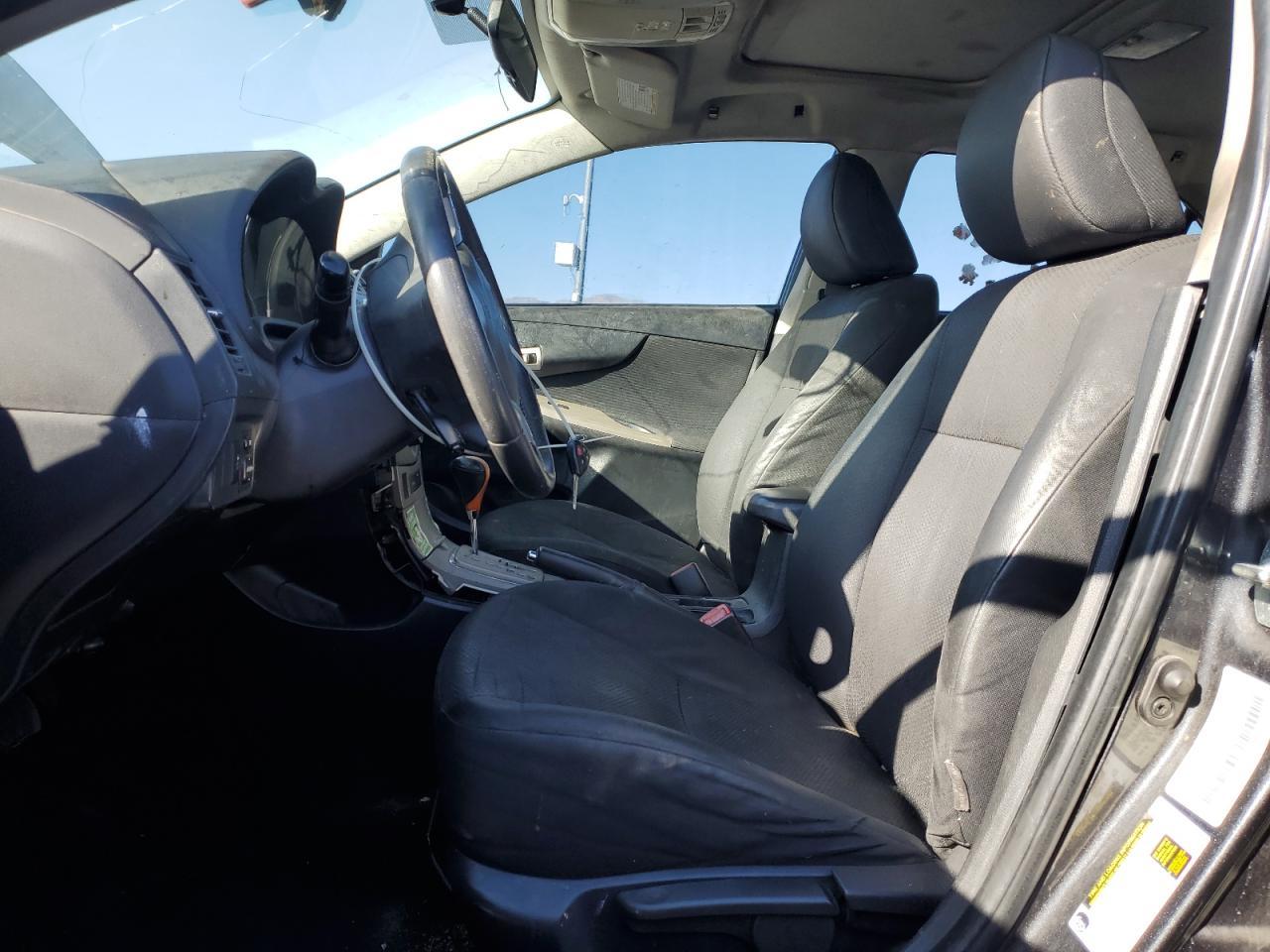 2010 Toyota Corolla Base - Фото 7