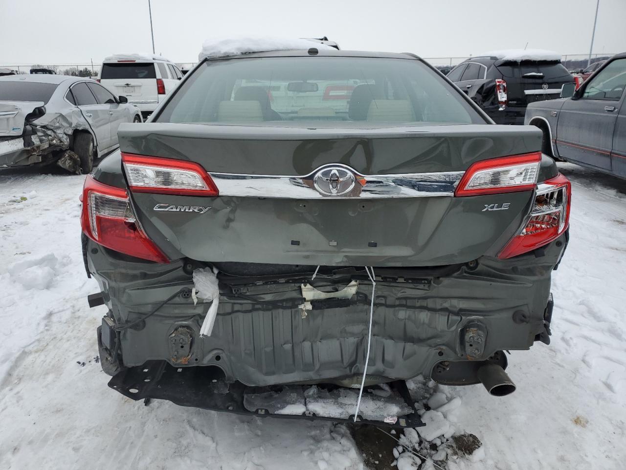 2013 Toyota Camry L - Фото 6