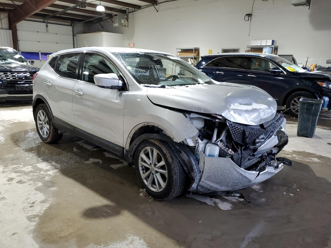 2017 Nissan Rogue Sport S - Фото 4