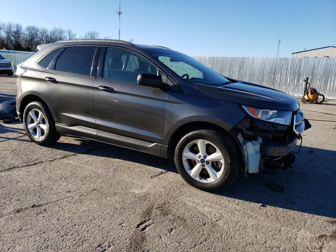 2017 Ford Edge Se - Фото 4