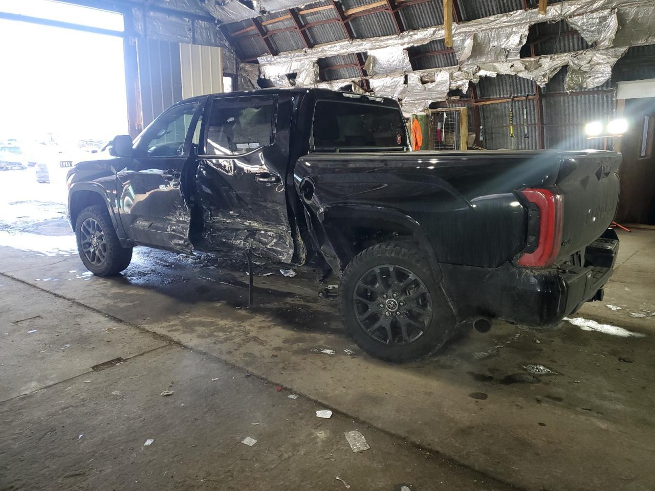 2023 Toyota Tundra Crewmax Platinum - Image 2