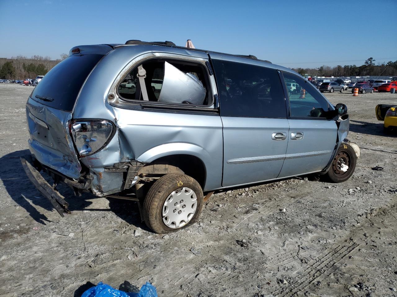 2003 Chrysler Town & Country - Фото 3