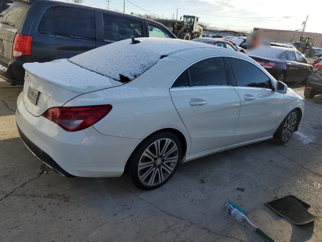 2017 Mercedes-Benz Cla 250 - Фото 3