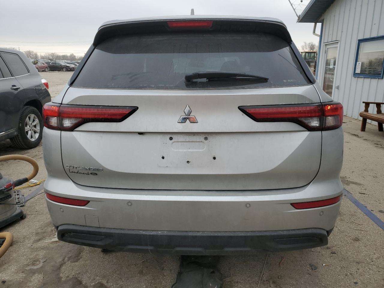 2022 Mitsubishi Outlander Es - Image 6