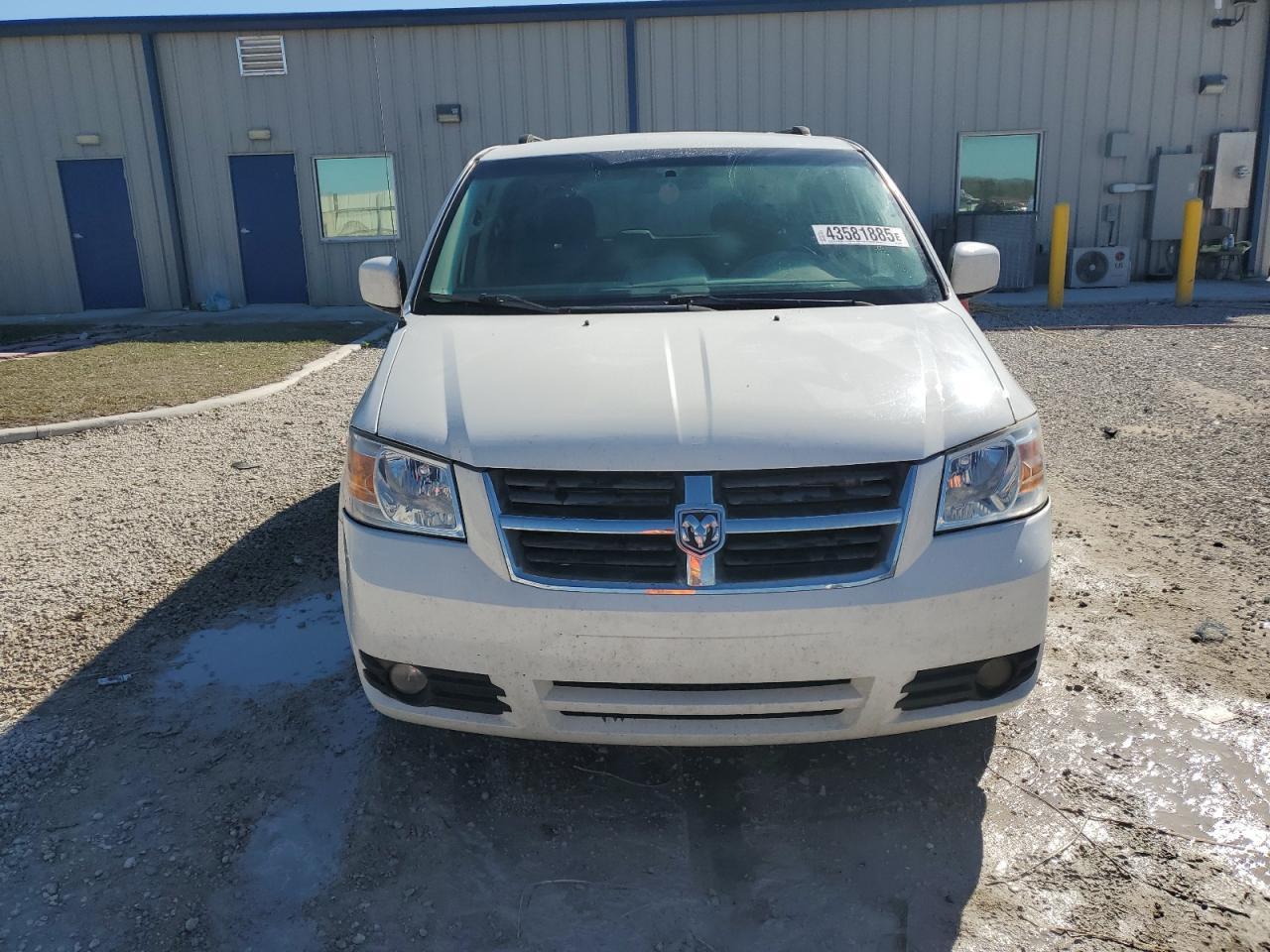 2010 Dodge Grand Caravan Sxt - Image 5