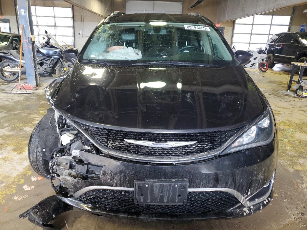 2020 Chrysler Pacifica Touring L - Image 5