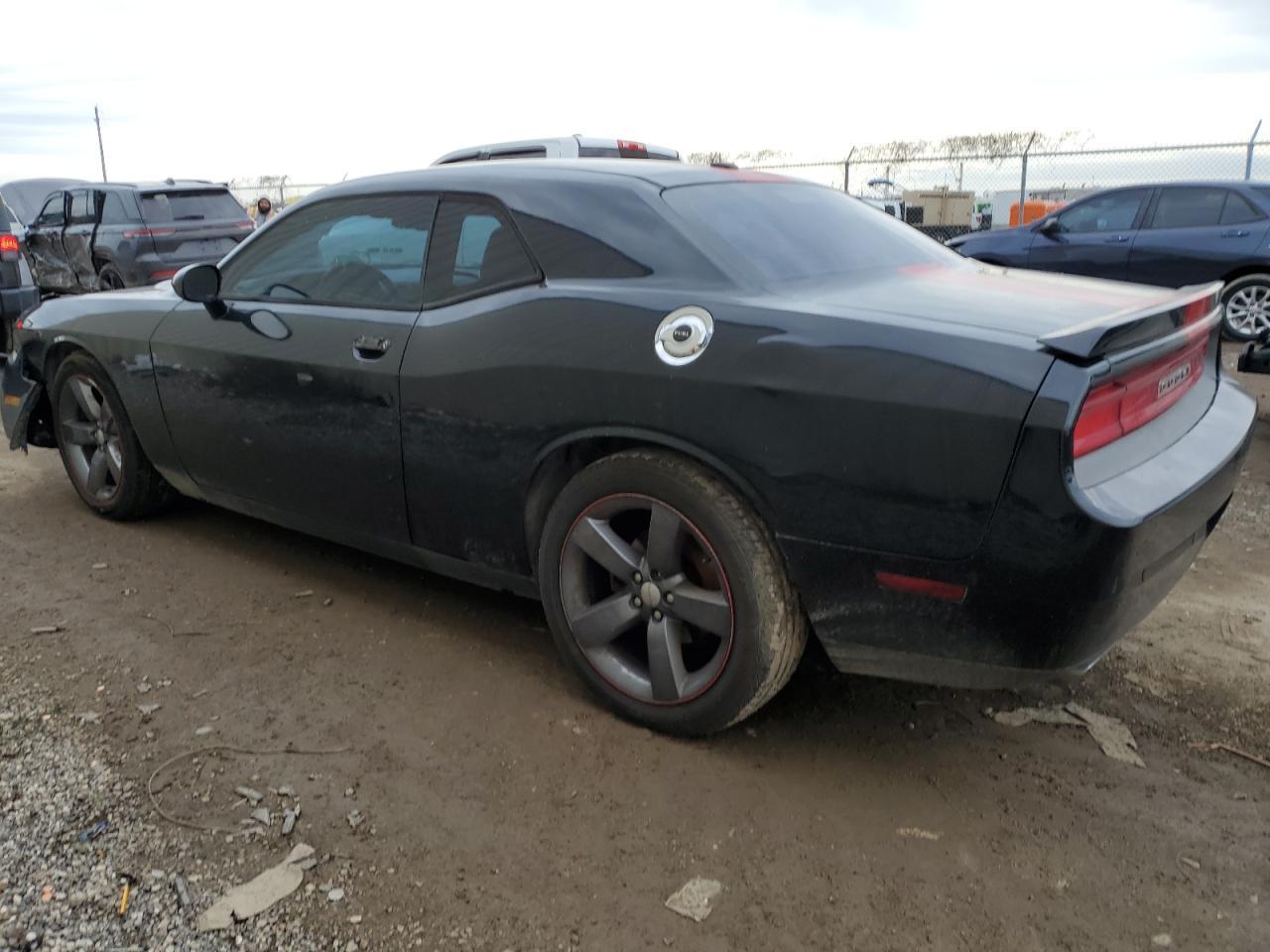 2014 Dodge Challenger Sxt - Image 2