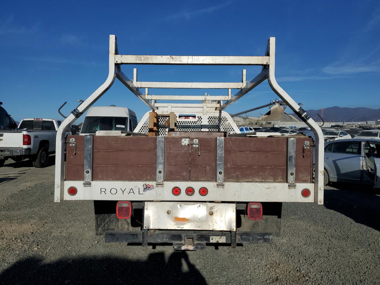 2017 Chevrolet Silverado C3500 - Image 6
