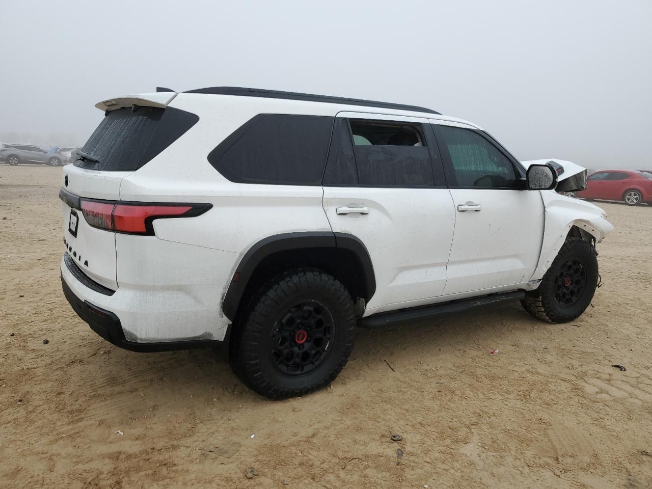 2023 Toyota Sequoia Sr5 - Фото 3