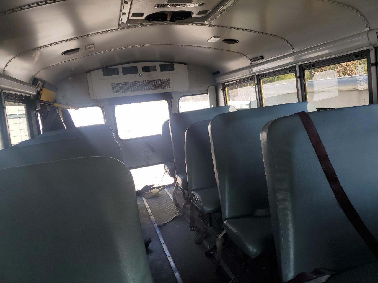 2010 Chevrolet Express Cutaway G4500 - Фото 5