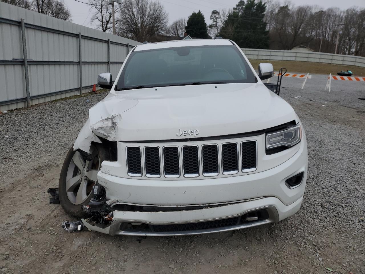 2016 Jeep Grand Cherokee Overland - Image 5