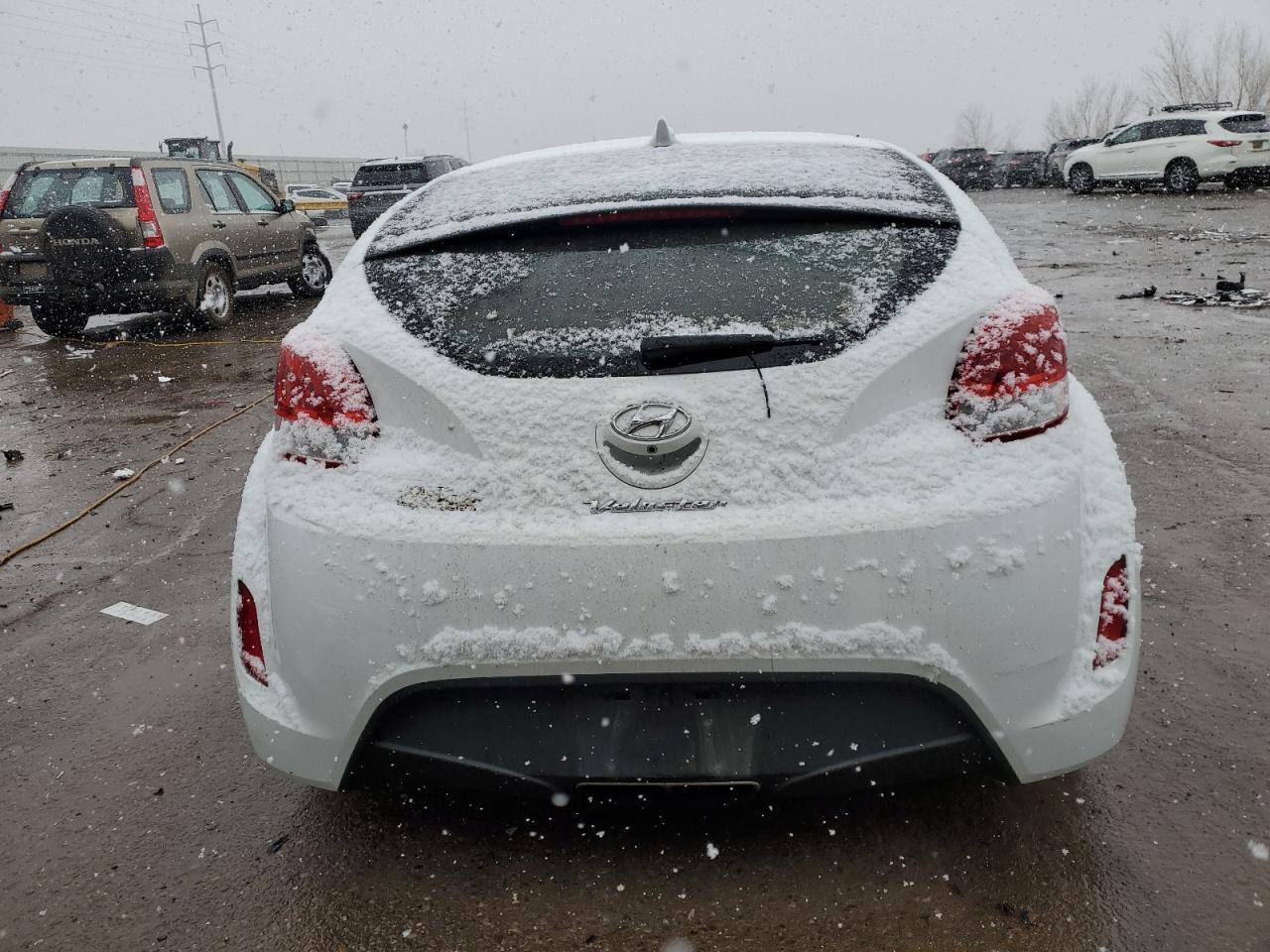 2016 Hyundai Veloster - Image 6