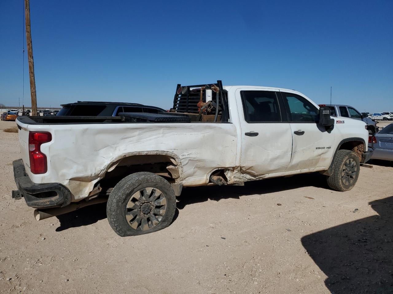 2024 Chevrolet Silverado K2500 Custom - Фото 3