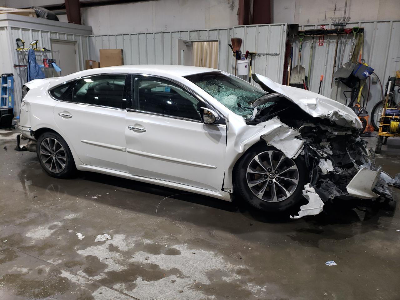 2016 Toyota Avalon Xle - Image 4