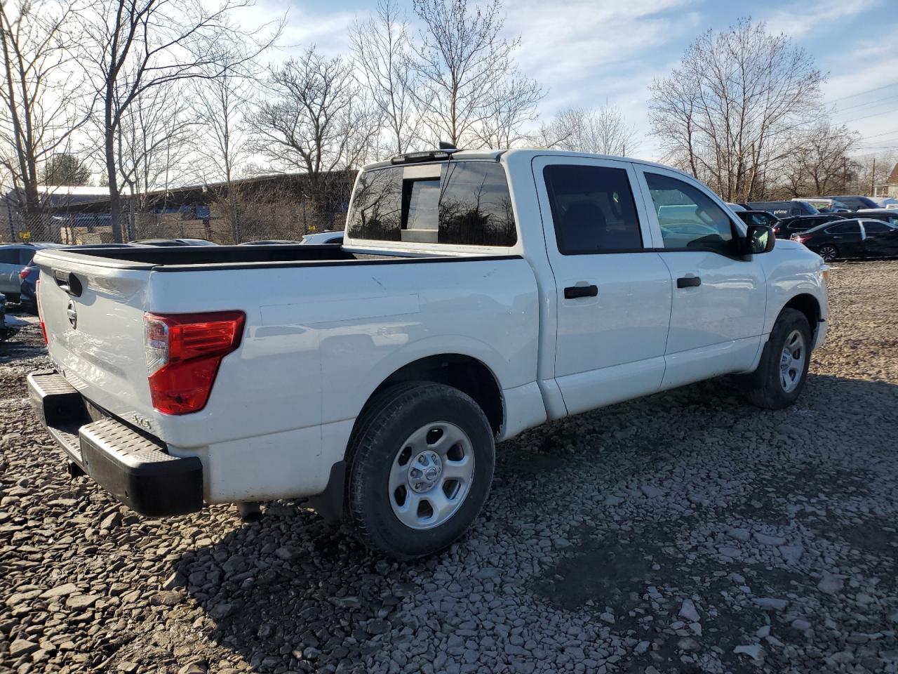 2022 Nissan Titan S - Фото 3