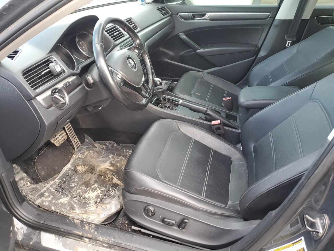 2017 Volkswagen Passat R-Line - Image 7