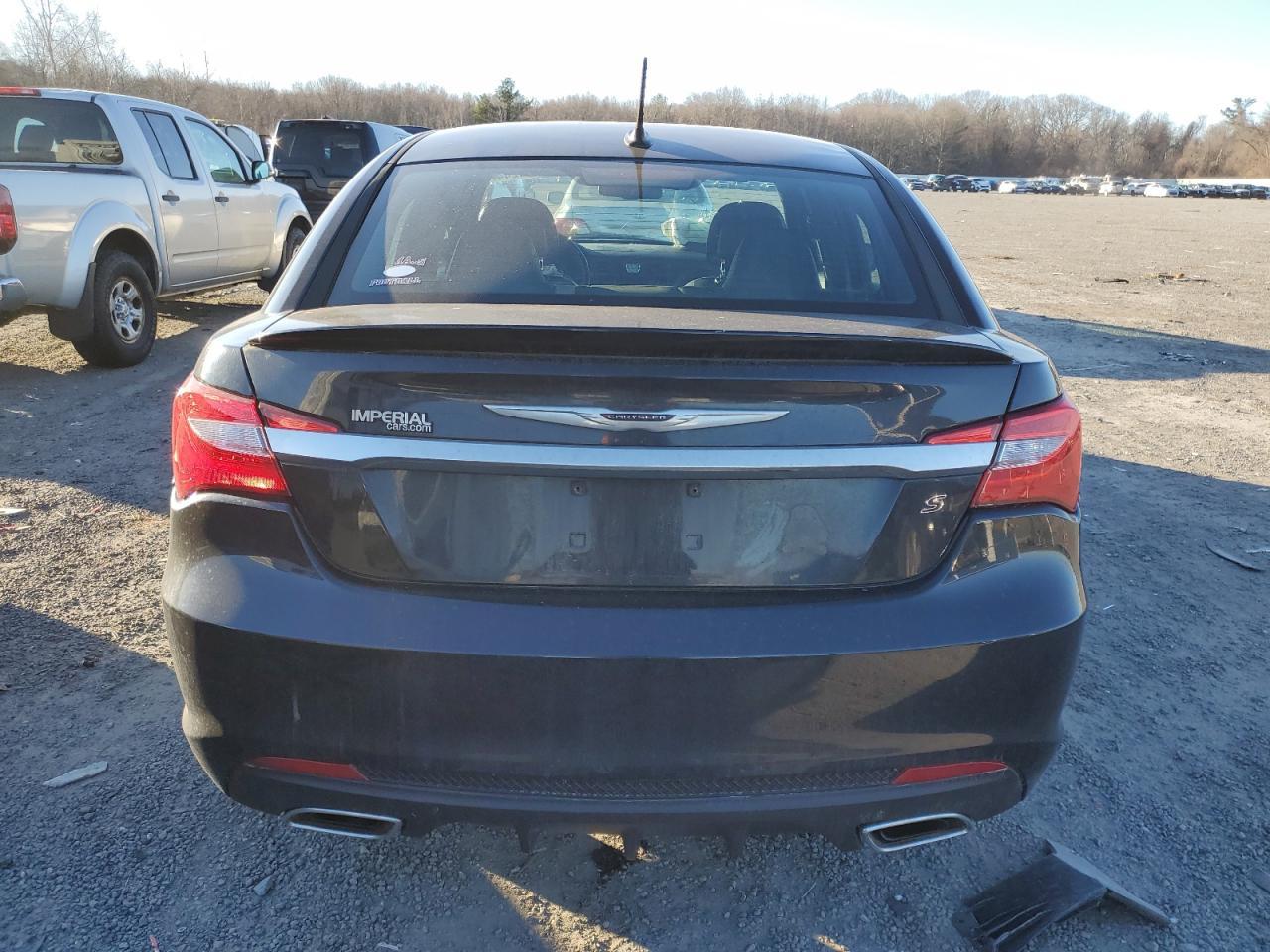 2013 Chrysler 200 Limited - Image 6