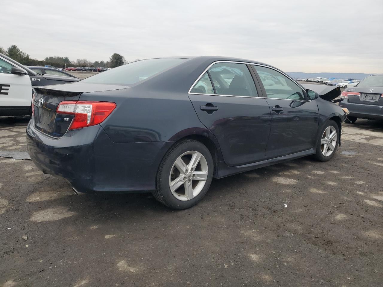 2014 Toyota Camry L - Фото 3