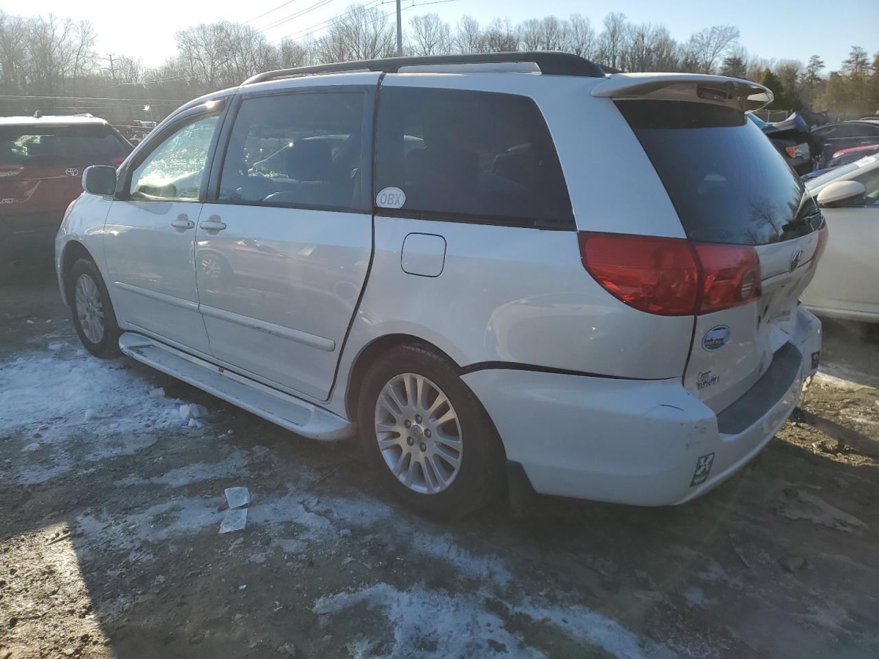 2007 Toyota Sienna Xle - Image 2