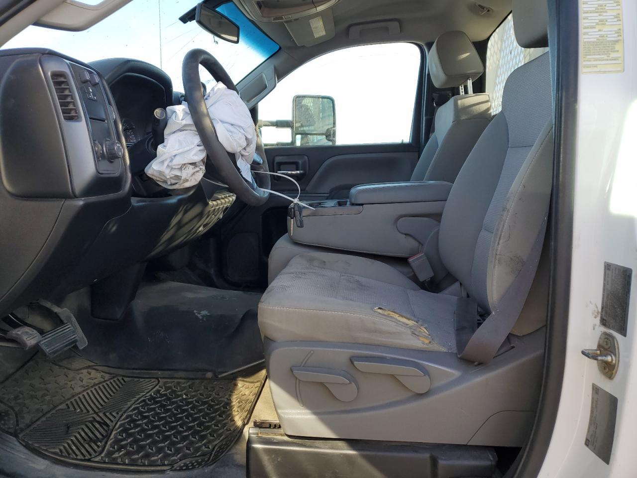 2017 Chevrolet Silverado C3500 - Image 7