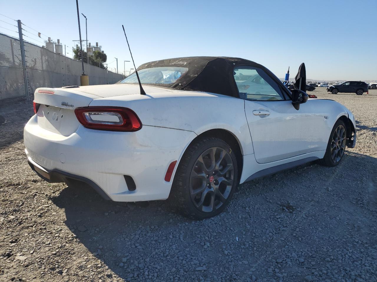 2017 Fiat 124 Spider Classica - Фото 3