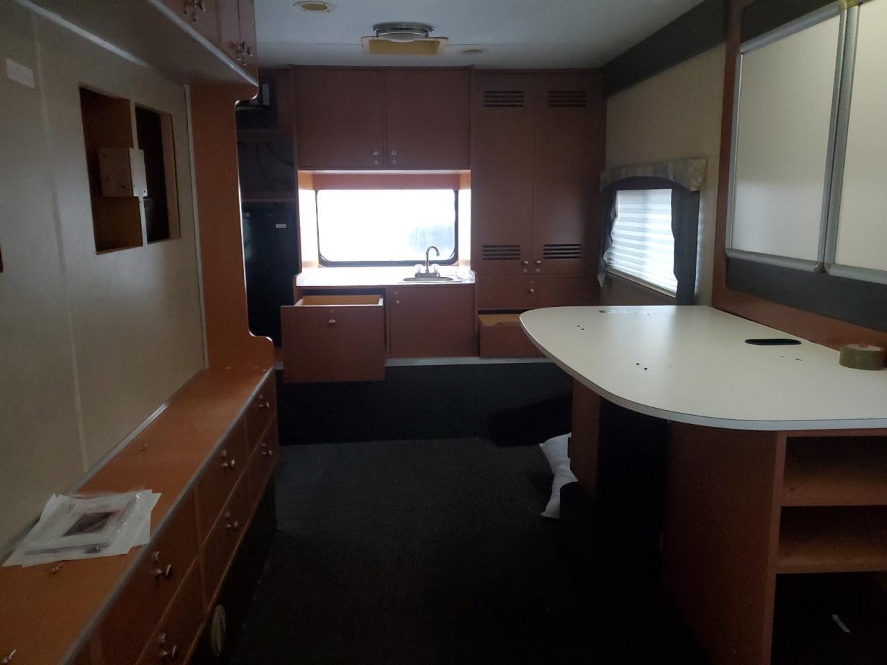 2006 Ford Econoline E450 Super Duty Cutaway Van - Фото 6