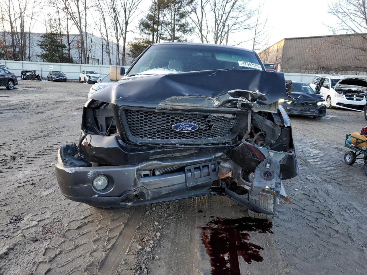 2006 Ford F150 - Image 5