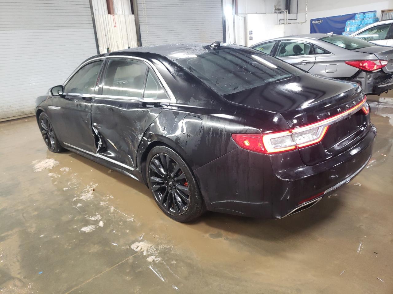 2019 Lincoln Continental Reserve - Фото 2