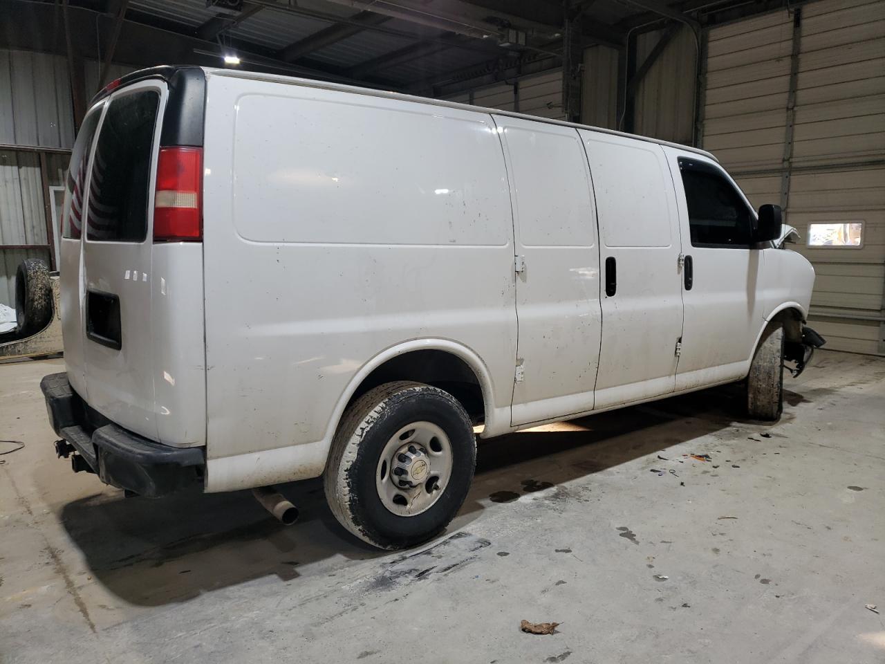 2013 Chevrolet Express G2500 - Фото 3