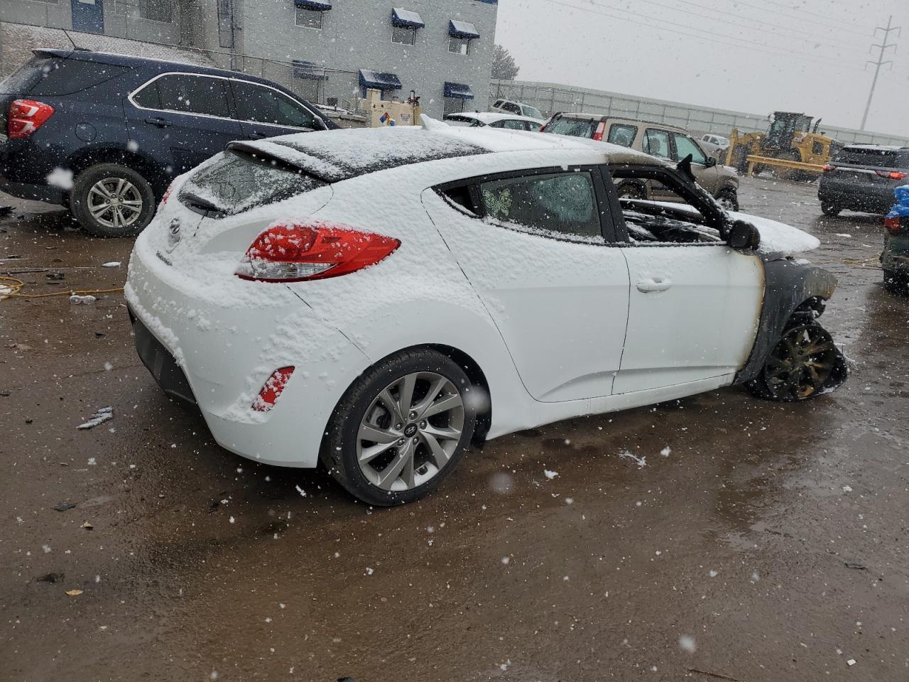 2016 Hyundai Veloster - Image 3