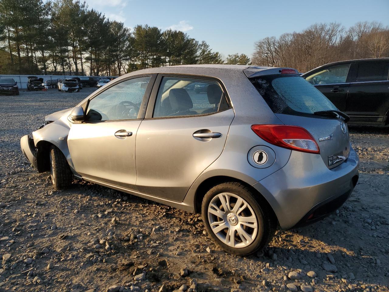 2014 Mazda Mazda2 Sport - Фото 2