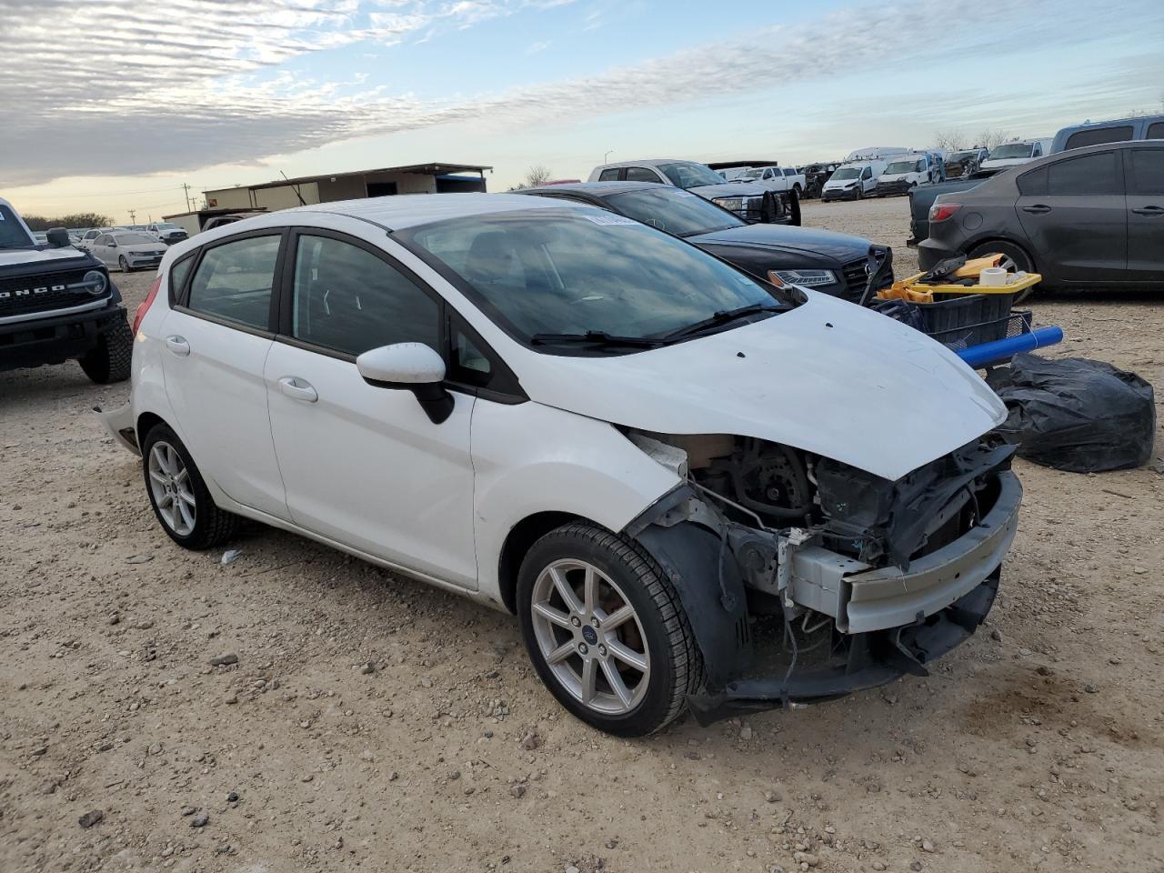 2019 Ford Fiesta Se - Фото 4