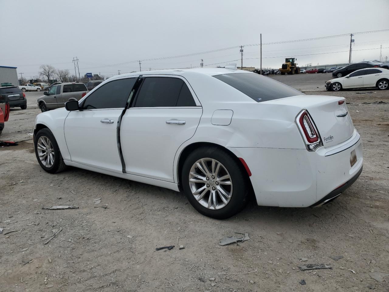 2016 Chrysler 300C - Фото 2