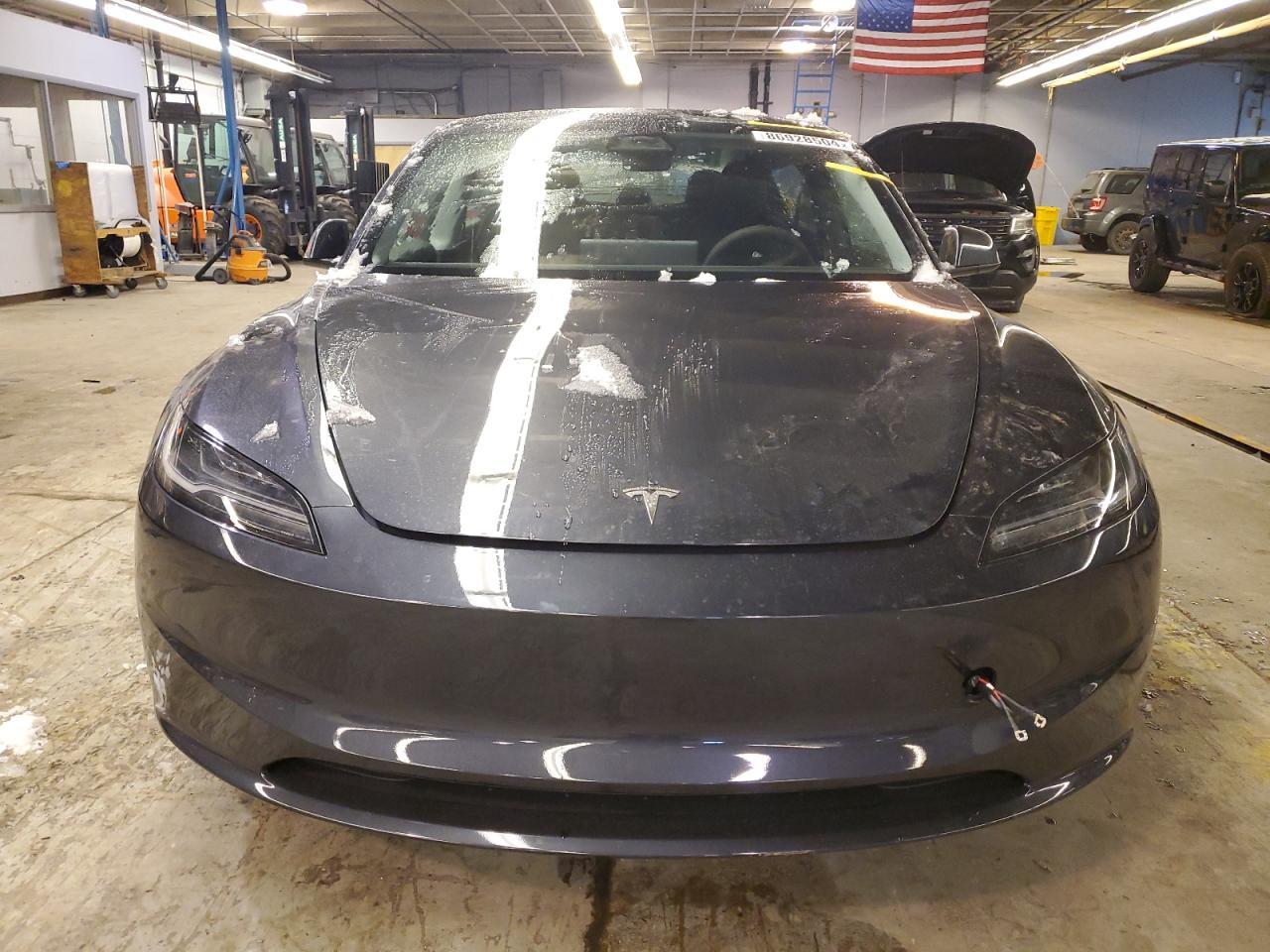 2024 Tesla Model 3 - Фото 5