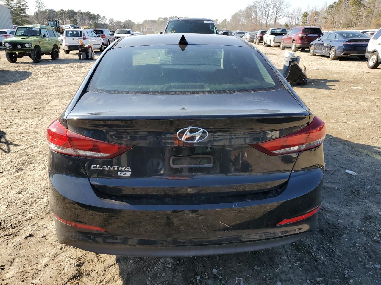 2018 Hyundai Elantra Se - Image 6