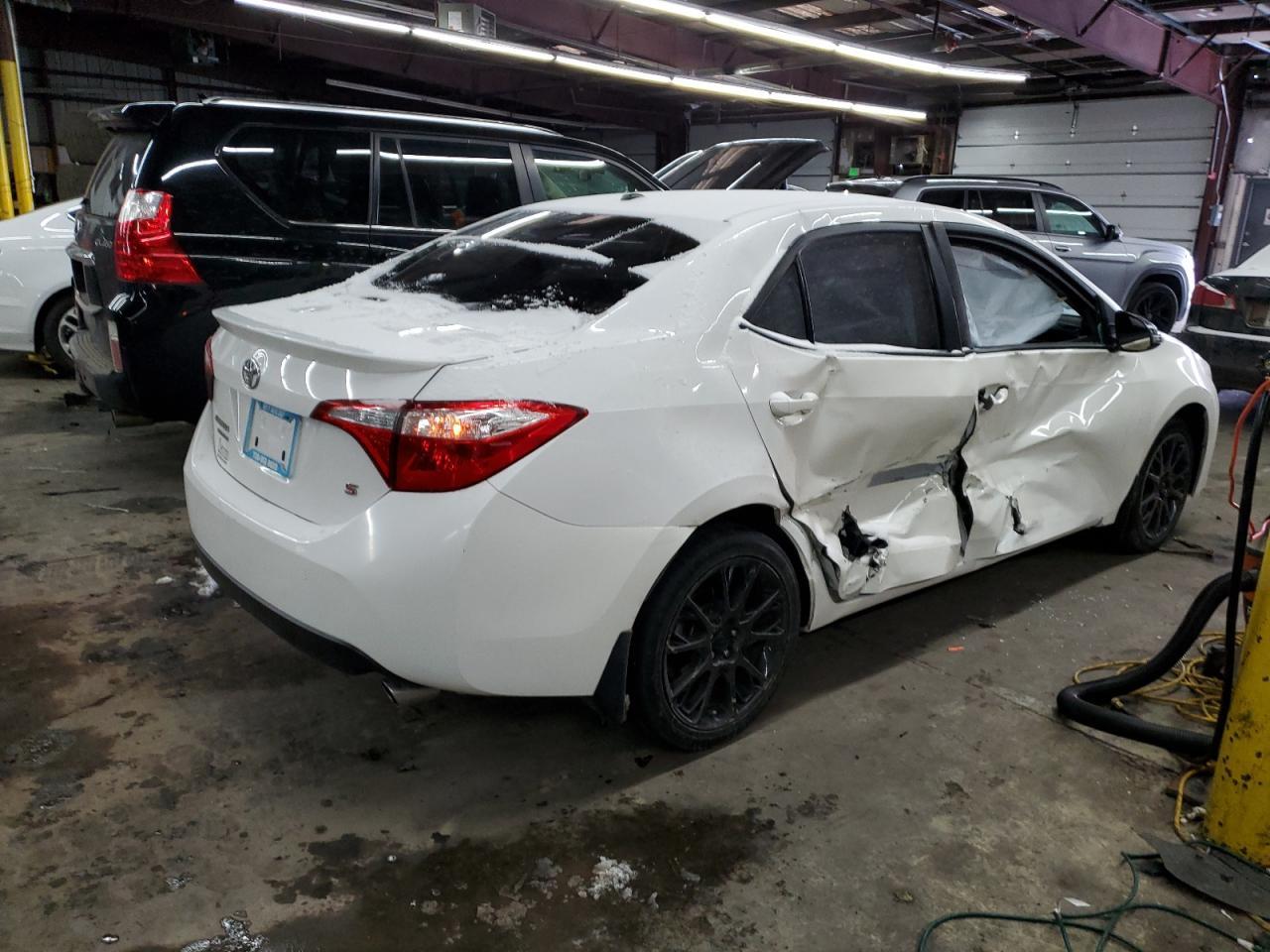 2016 Toyota Corolla L - Фото 3