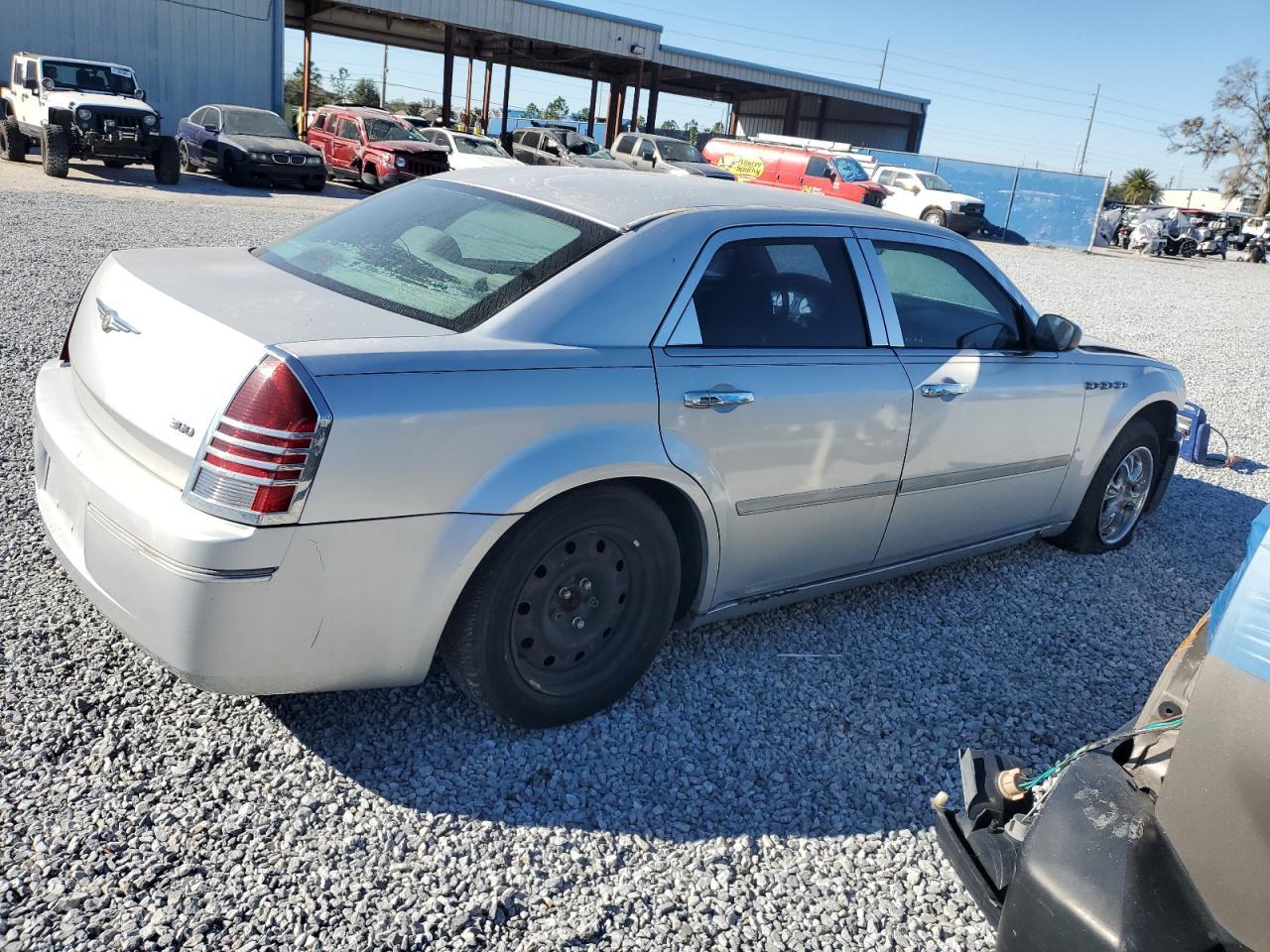 2005 Chrysler 300 - Image 3