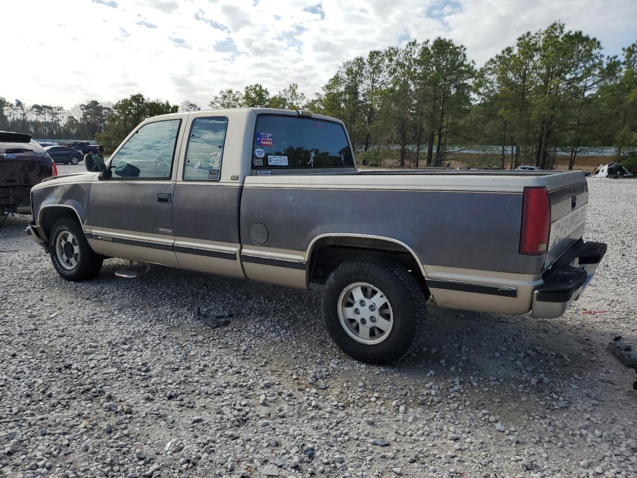 1992 Chevrolet Gmt-400 C1500 - Image 2