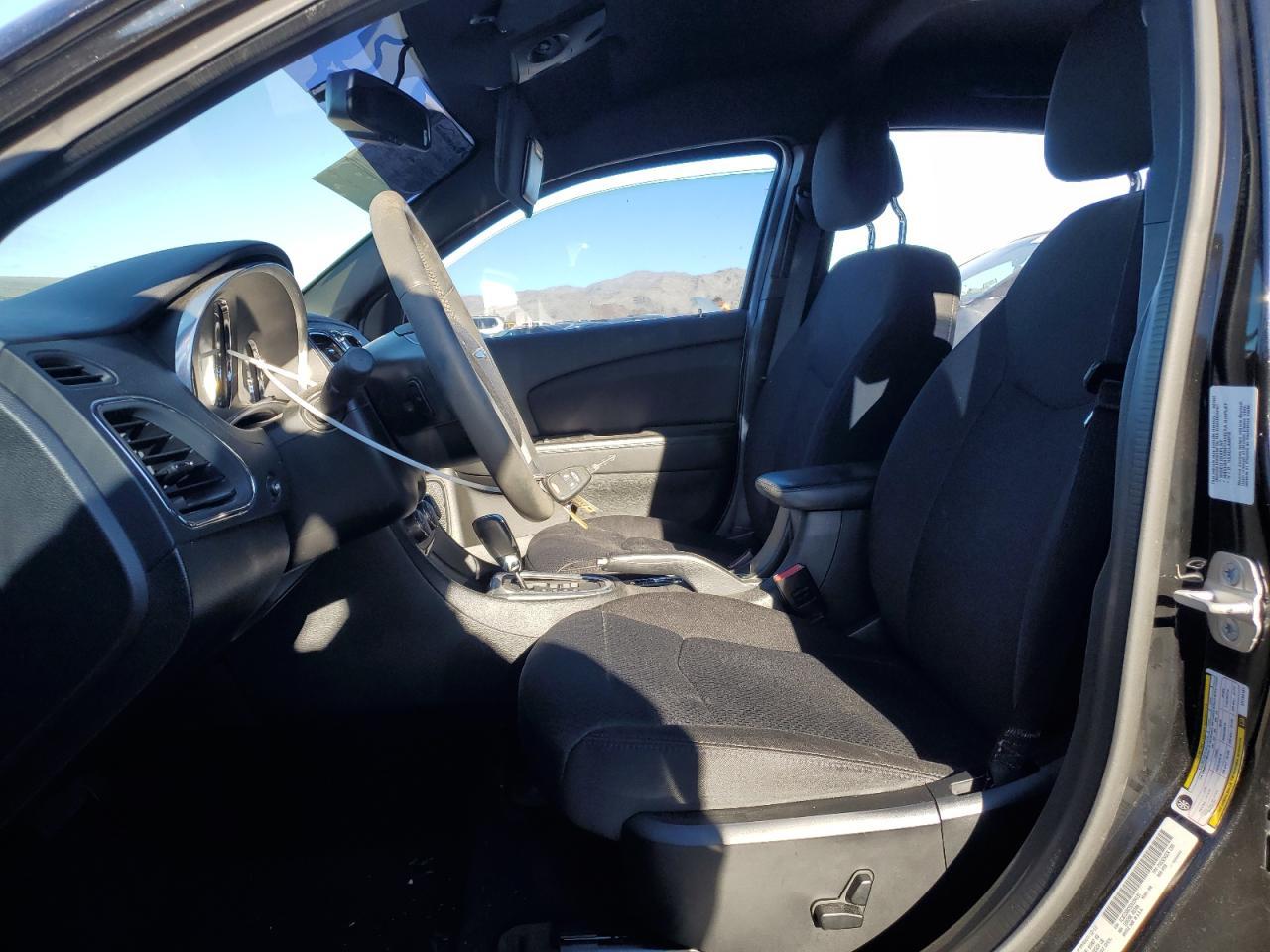 2014 Chrysler 200 Touring - Фото 7