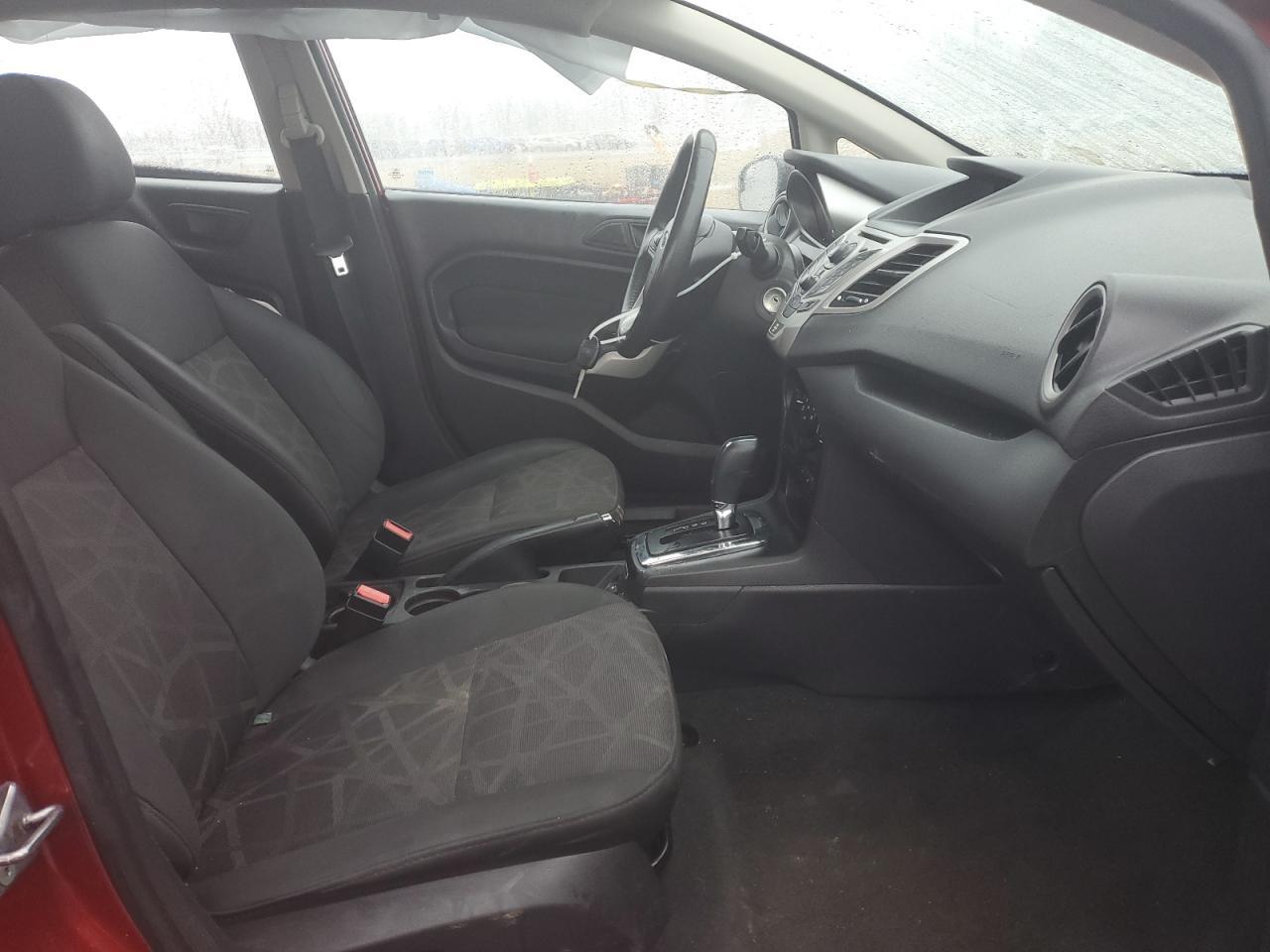 2013 Ford Fiesta Se - Фото 7