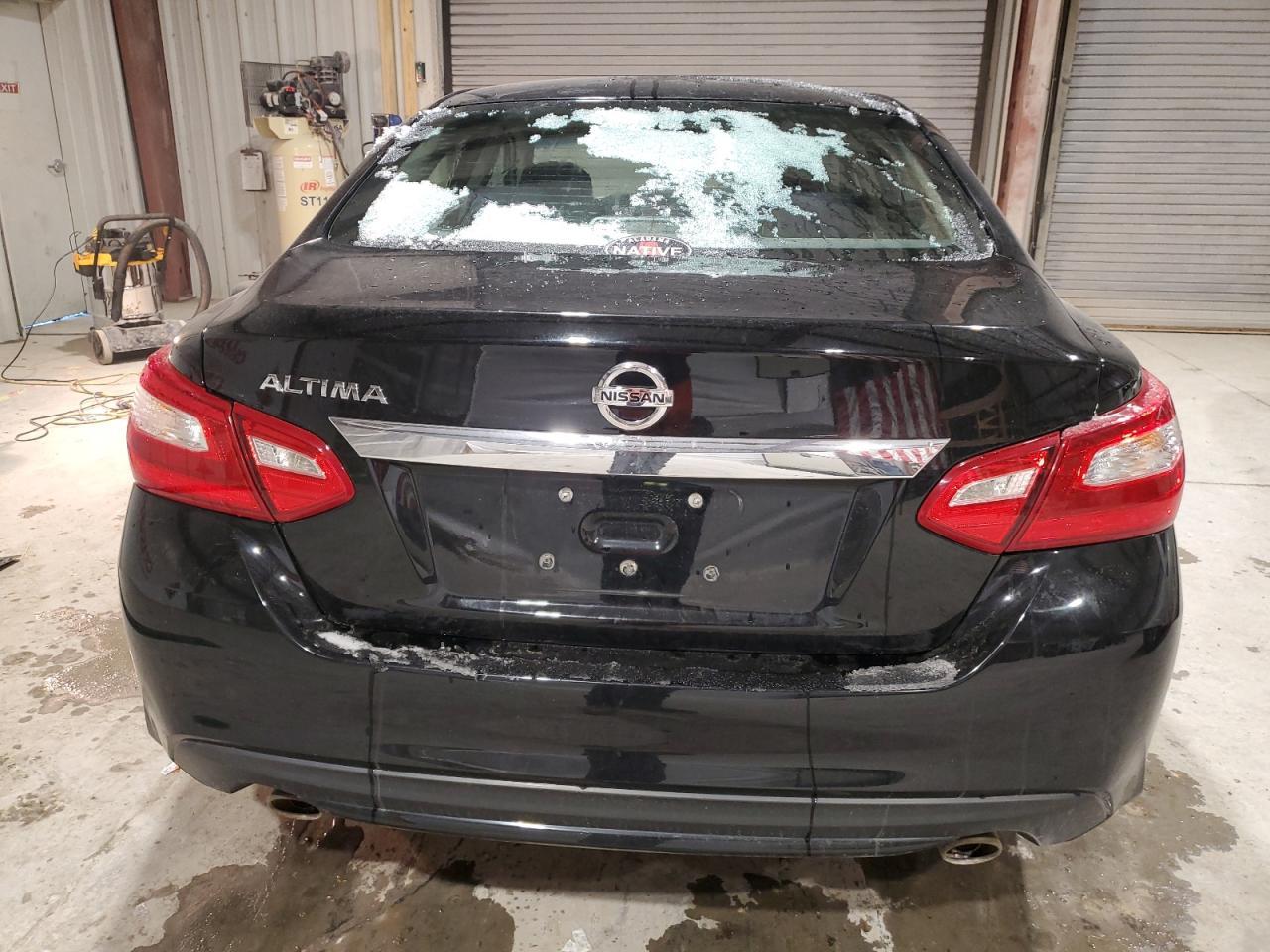 2017 Nissan Altima 2.5 - Image 6