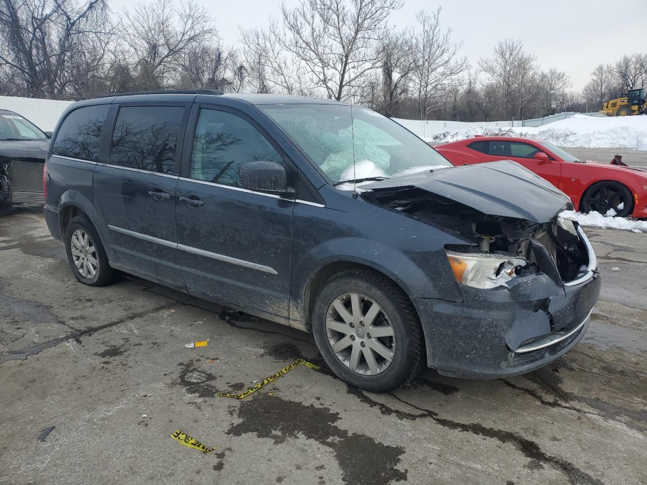 2014 Chrysler Town & Country Touring - Фото 4