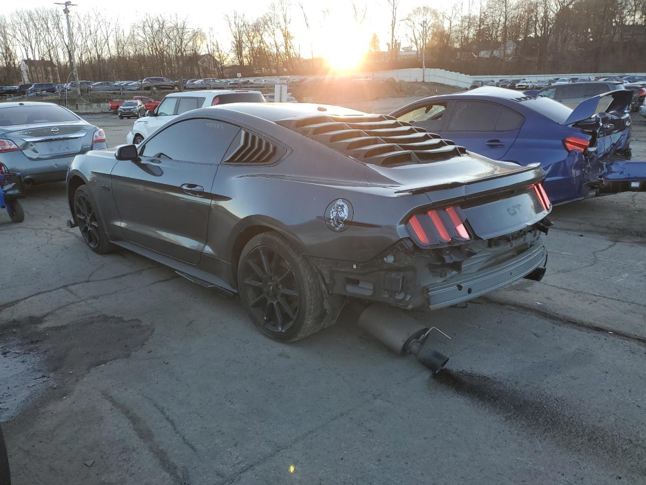 2016 Ford Mustang Gt - Фото 2