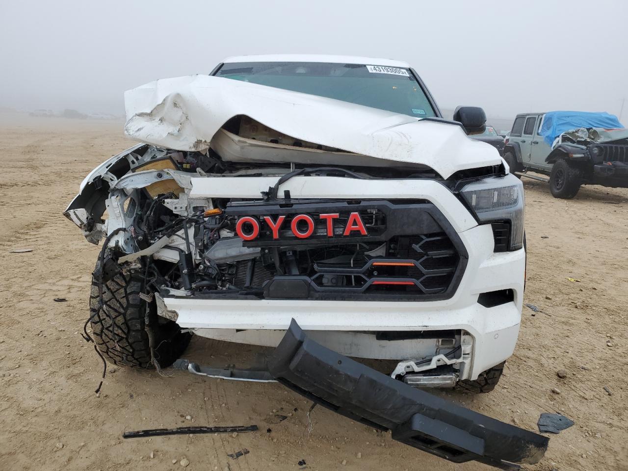 2023 Toyota Sequoia Sr5 - Фото 5
