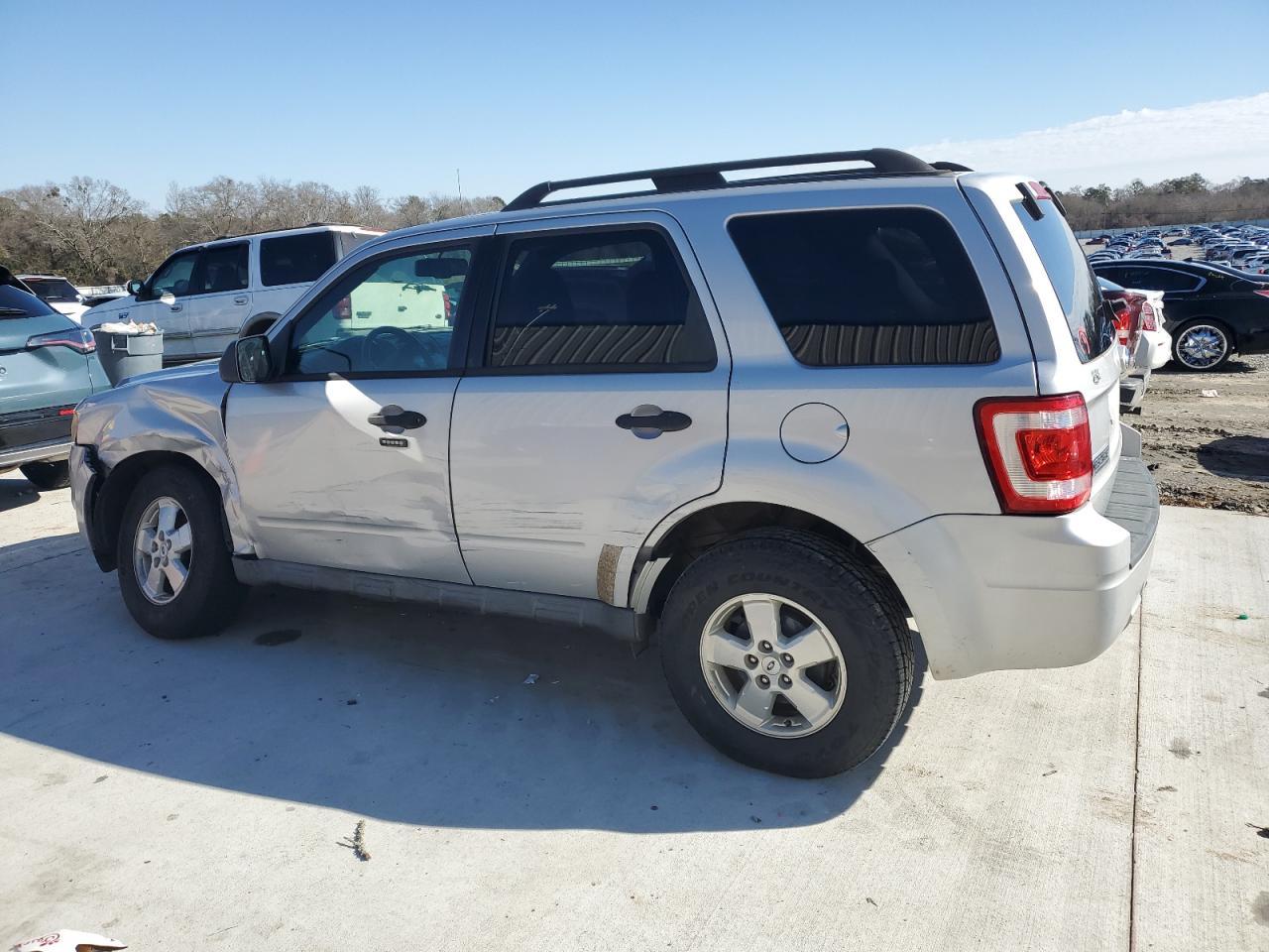 2009 Ford Escape Xlt - Фото 2