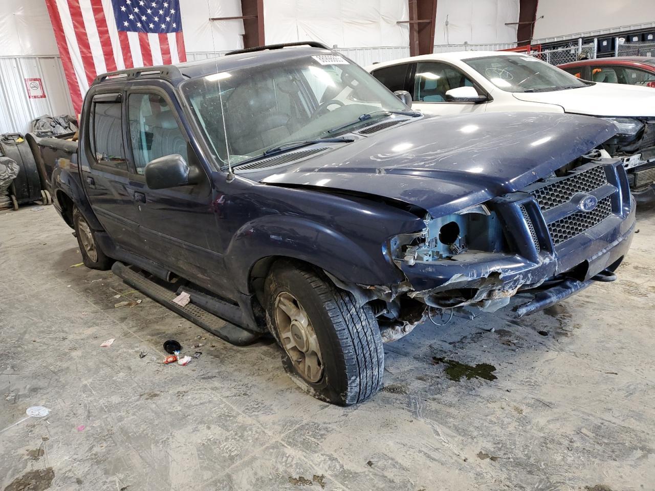 2004 Ford Explorer - Фото 4